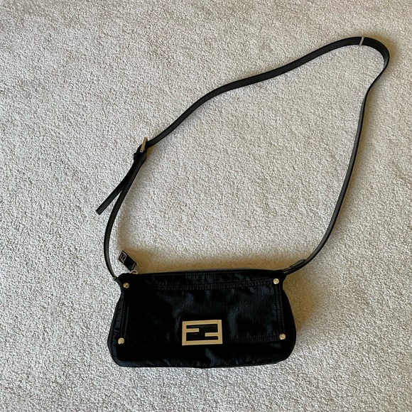 Fendi Zucca logo - Picture 5 of 16